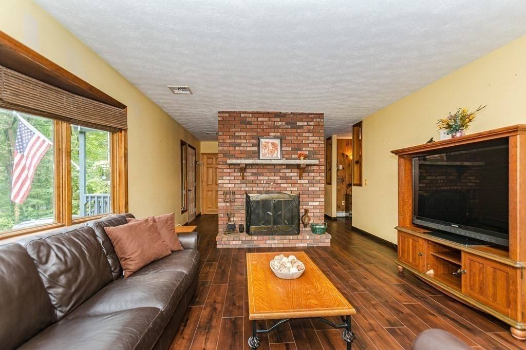 Pelham, NH 03076,54 Blueberry Circle
