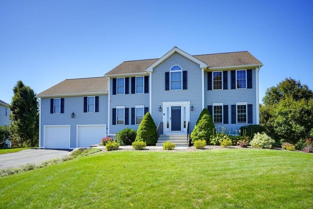 Rutland, MA 01543,9 Carly Cir