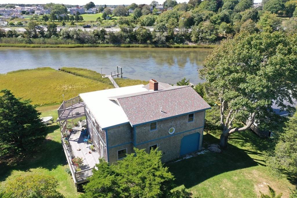 Westport, MA 02791,59 East Shore Road