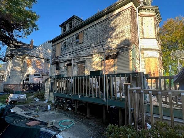 Fall River, MA 02720,528 High St