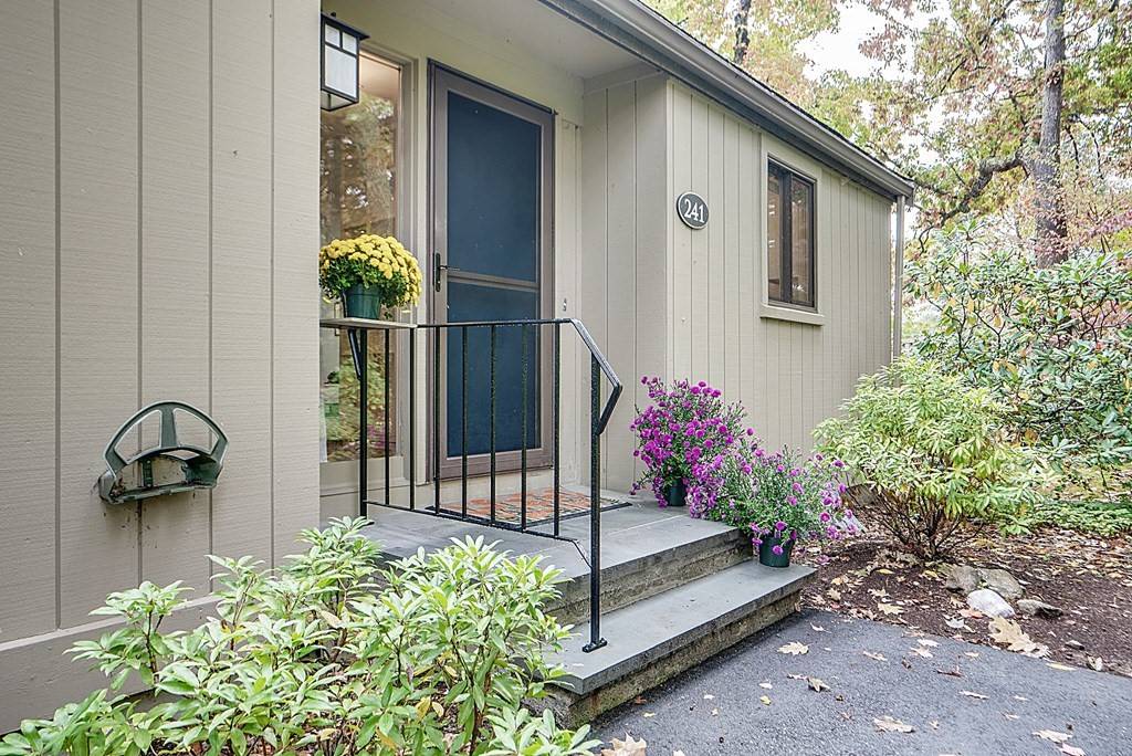 Lincoln, MA 01773,241 Aspen Circle #241
