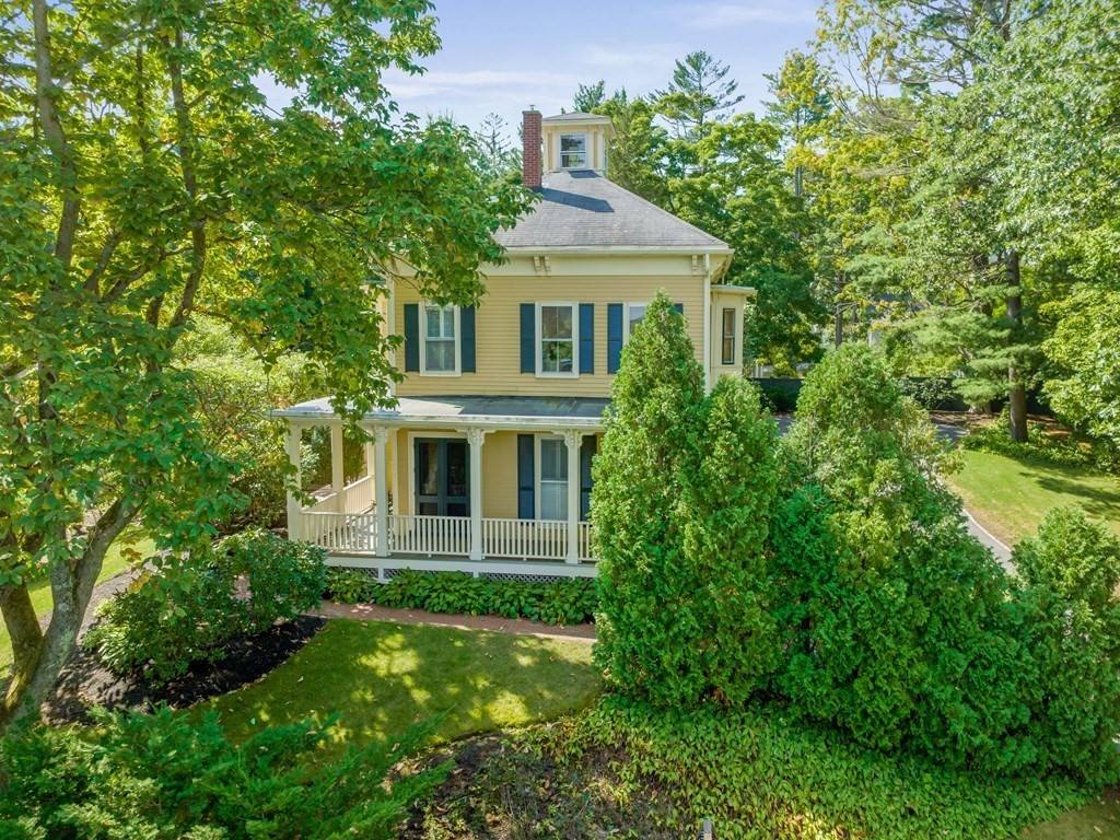 Wellesley, MA 02481,7 Crescent St