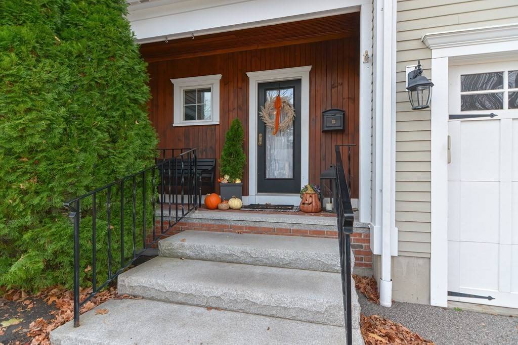 Needham, MA 02494,23 Elder Rd
