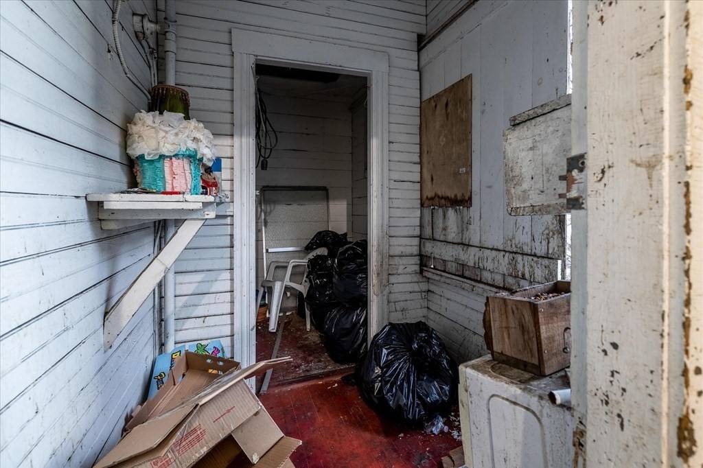 Worcester, MA 01604,32 Ames St