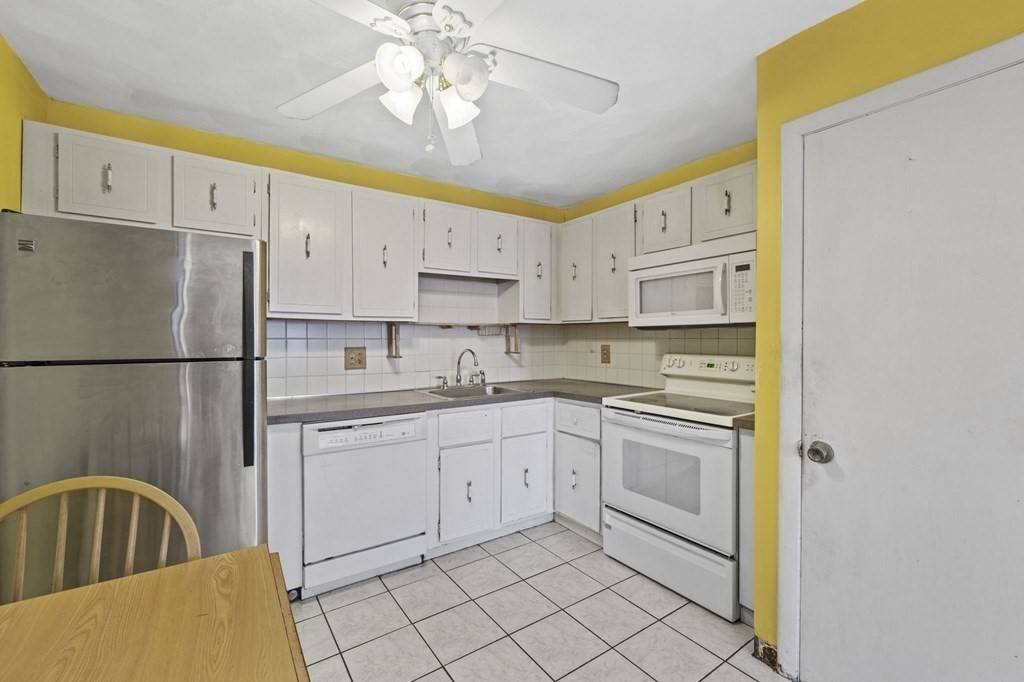 Malden, MA 02148,141 Pierce St #12