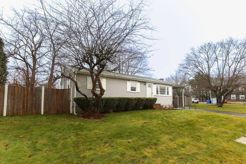 Taunton, MA 02718,15 Cullen St