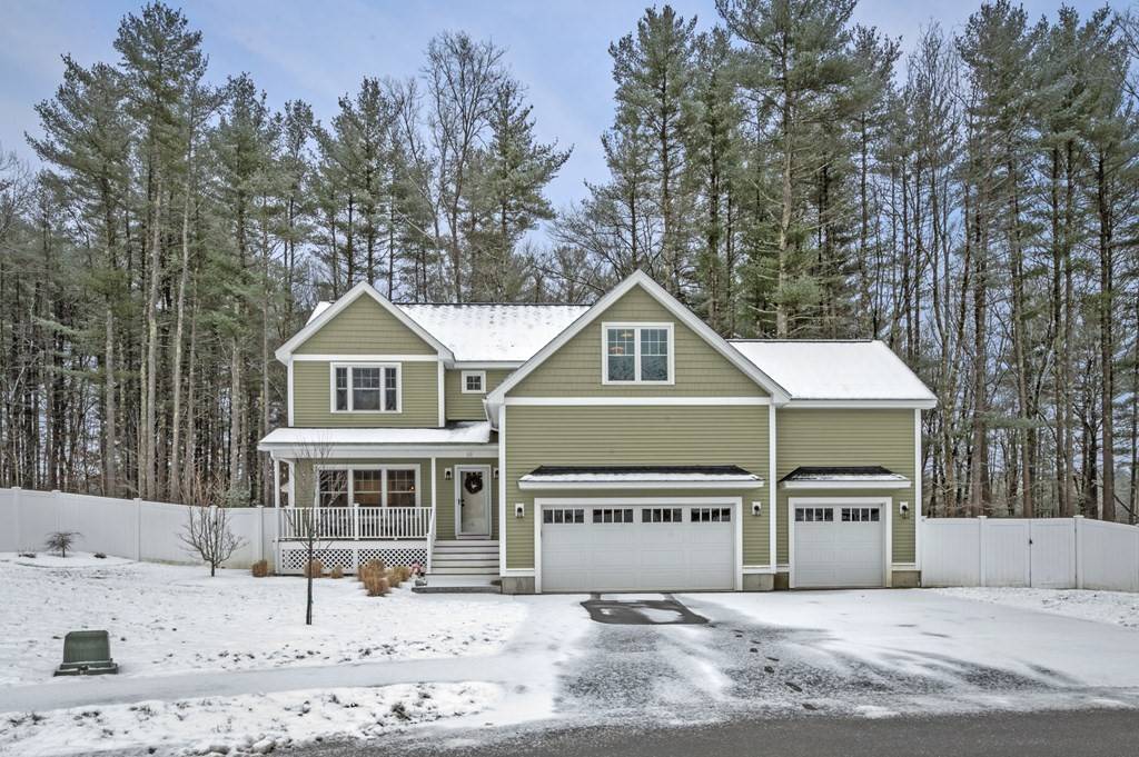 Groveland, MA 01834,10 Graeme Way