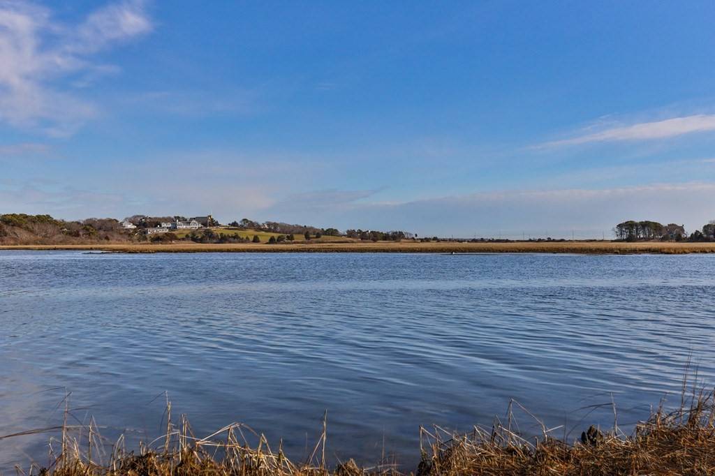 Barnstable, MA 02672,264 Fifth Avenue