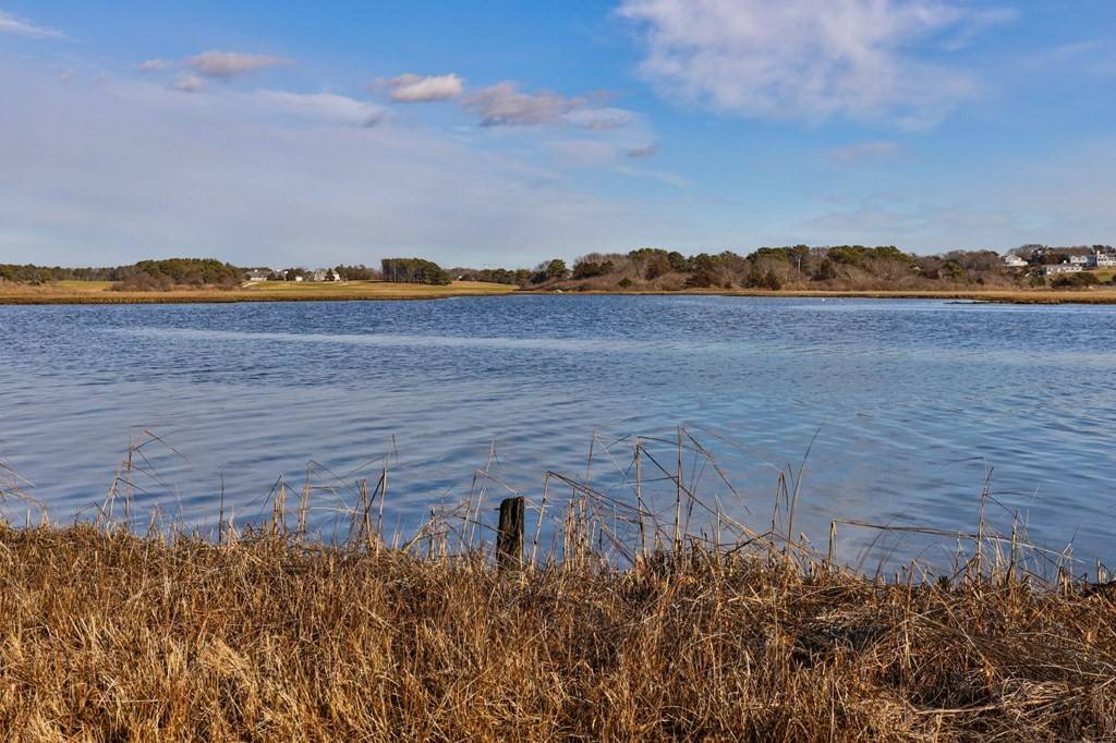 Barnstable, MA 02672,264 Fifth Avenue