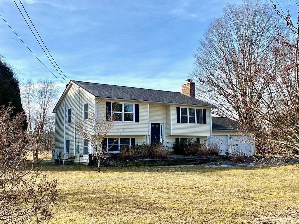 Hadley, MA 01035,7 Arrowhead Dr