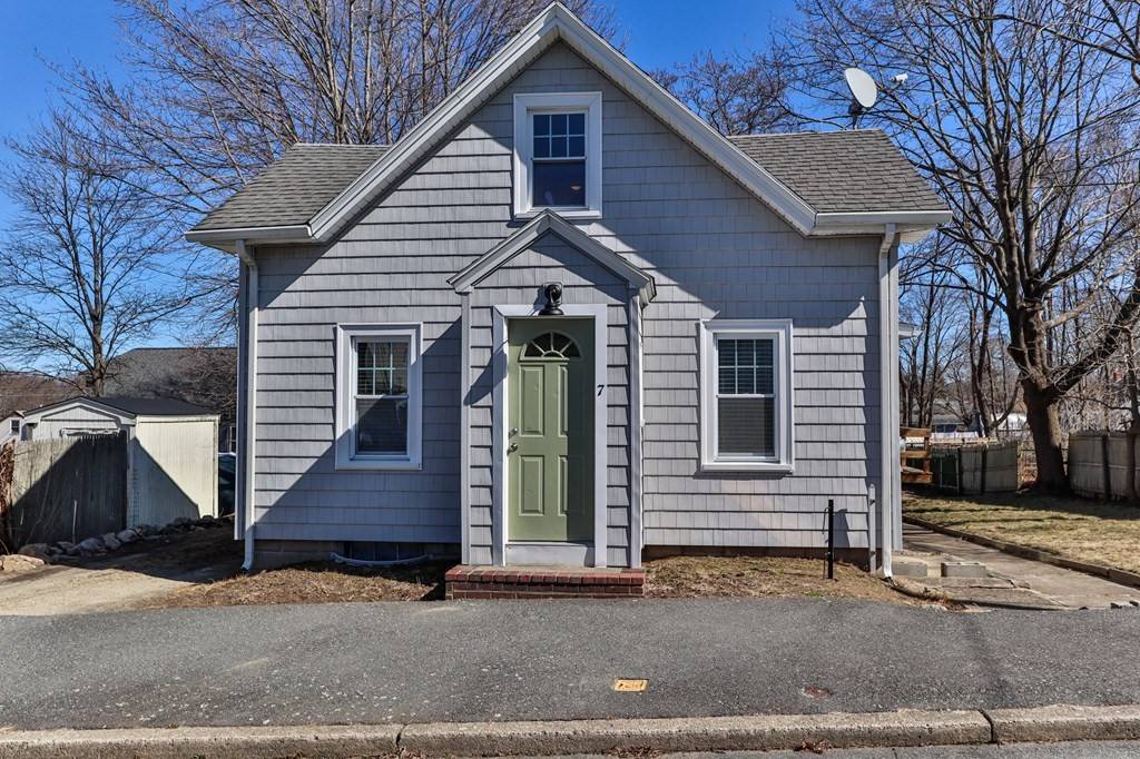 Fairhaven, MA 02719,7 Spruce St