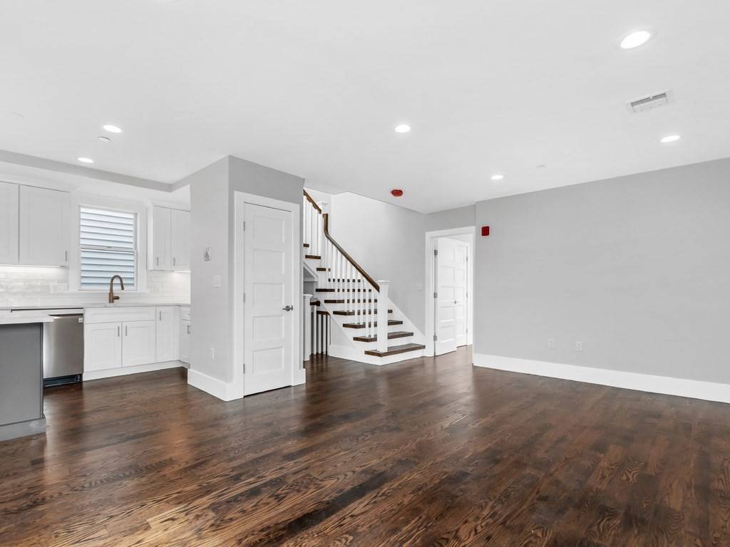 Boston, MA 02129,22 Prospect Street #3