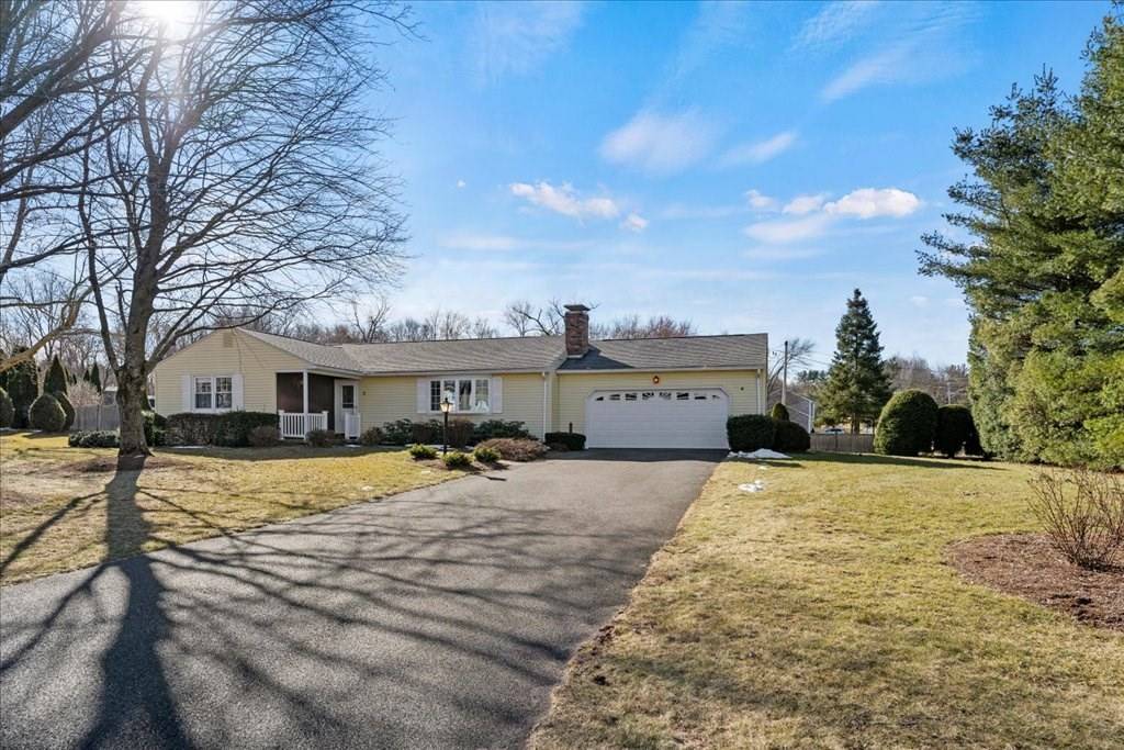 East Longmeadow, MA 01028,3 Pineywoods Dr