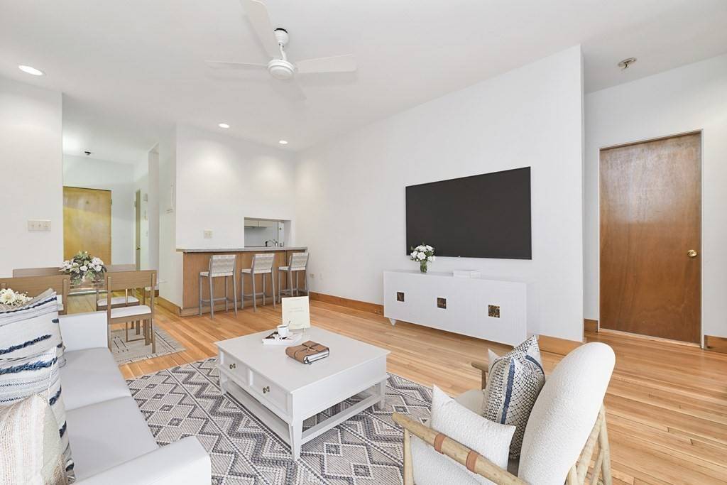 Boston, MA 02130,335 S Huntington Ave #3