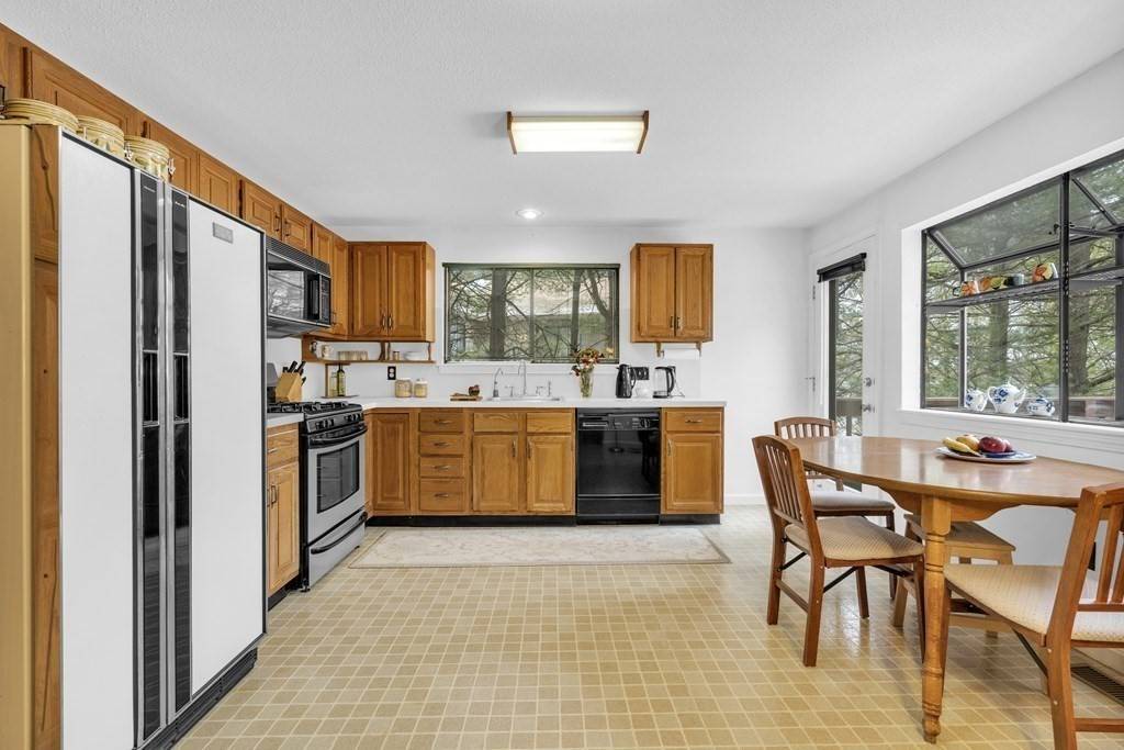 Ashland, MA 01721,54 E Bluff Rd #54