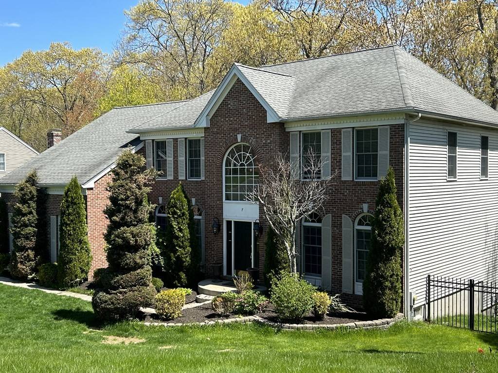 Grafton, MA 01536,7 Appaloosa Dr