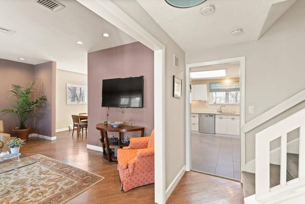 Needham, MA 02494,80 Gary Rd