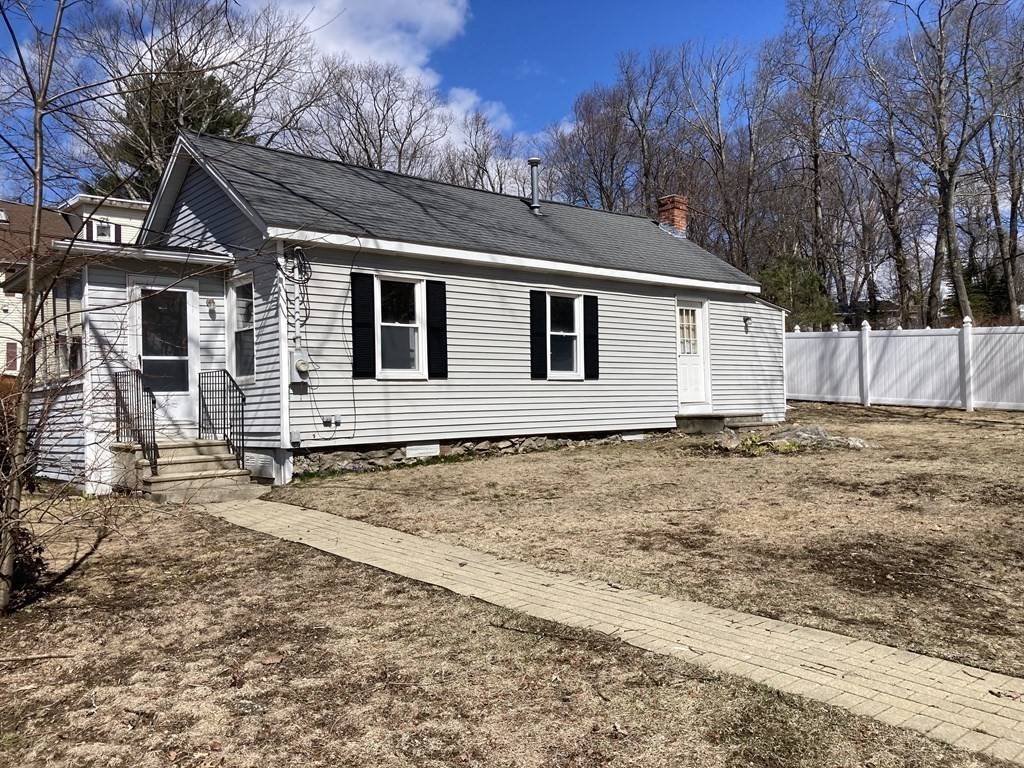 Holden, MA 01520,326 Holden St