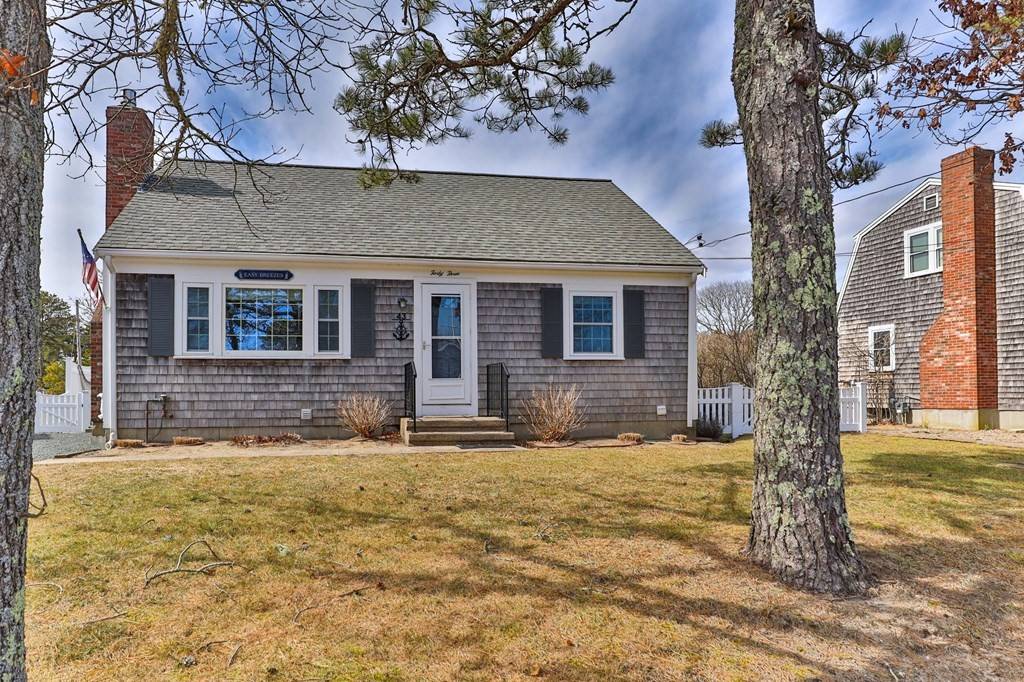 Dennis, MA 02639,43 Easy St