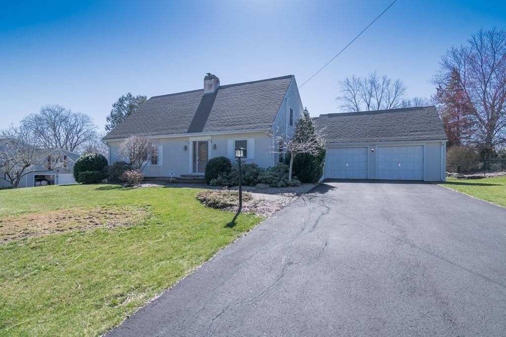 East Longmeadow, MA 01028,32 Greenwich Rd