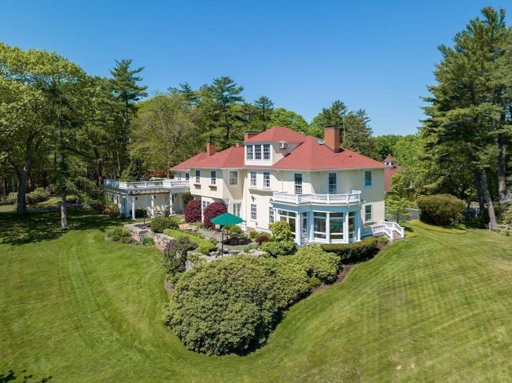 1025 Hale St Beverly, MA 01915