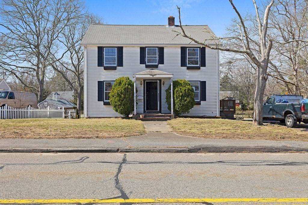 Bourne, MA 02532,49 Saint Margarets St