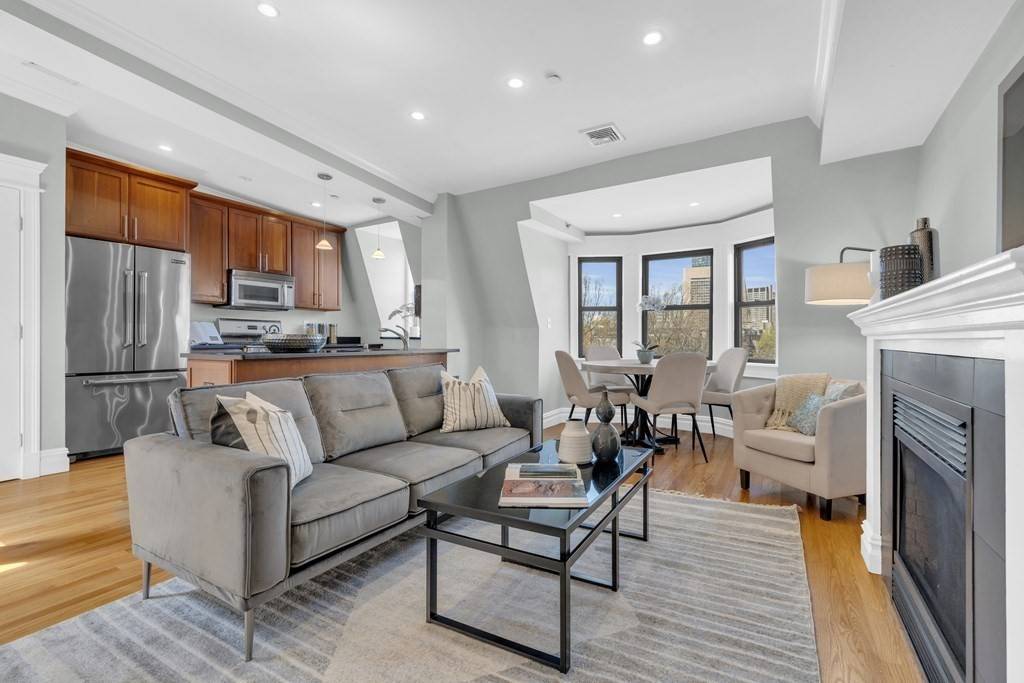 Boston, MA 02118,682 Tremont St #4