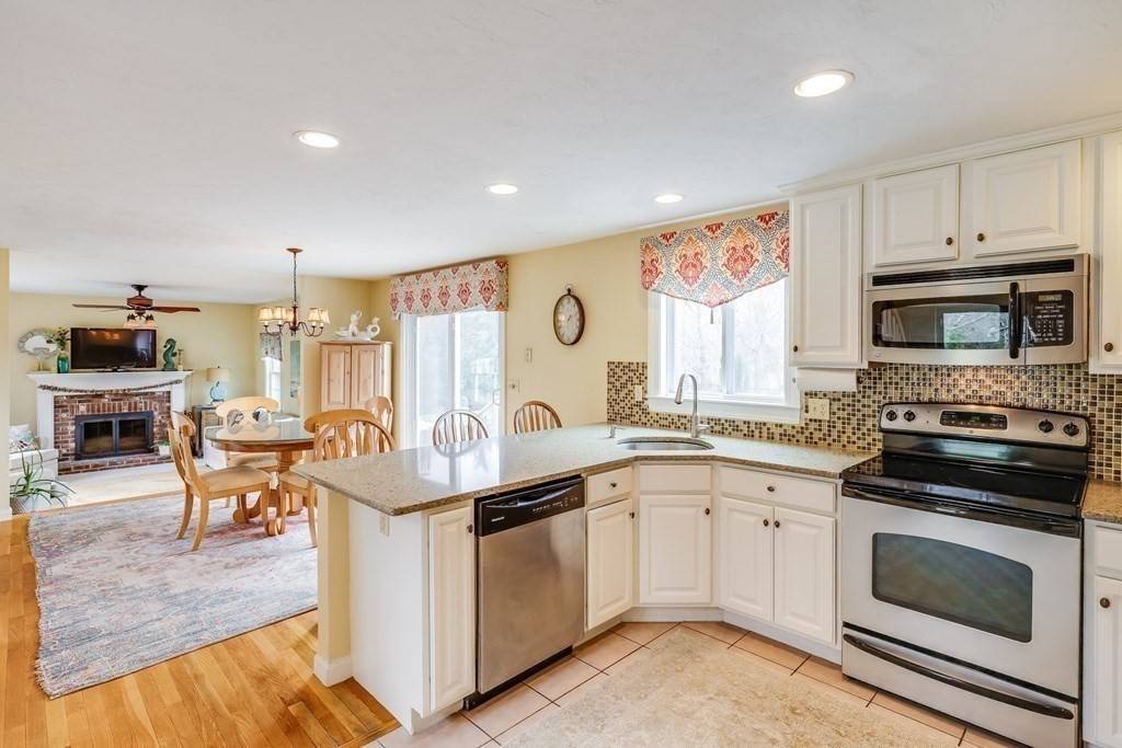 Bourne, MA 02562,11 Fieldwood Drive