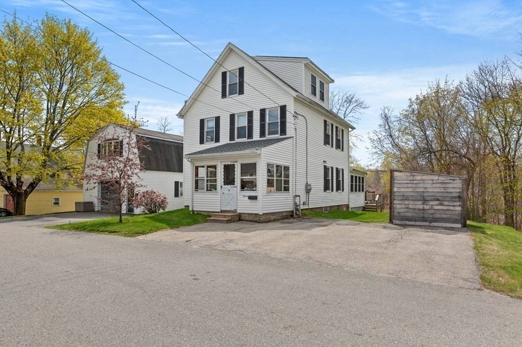 Amesbury, MA 01913,11 River St