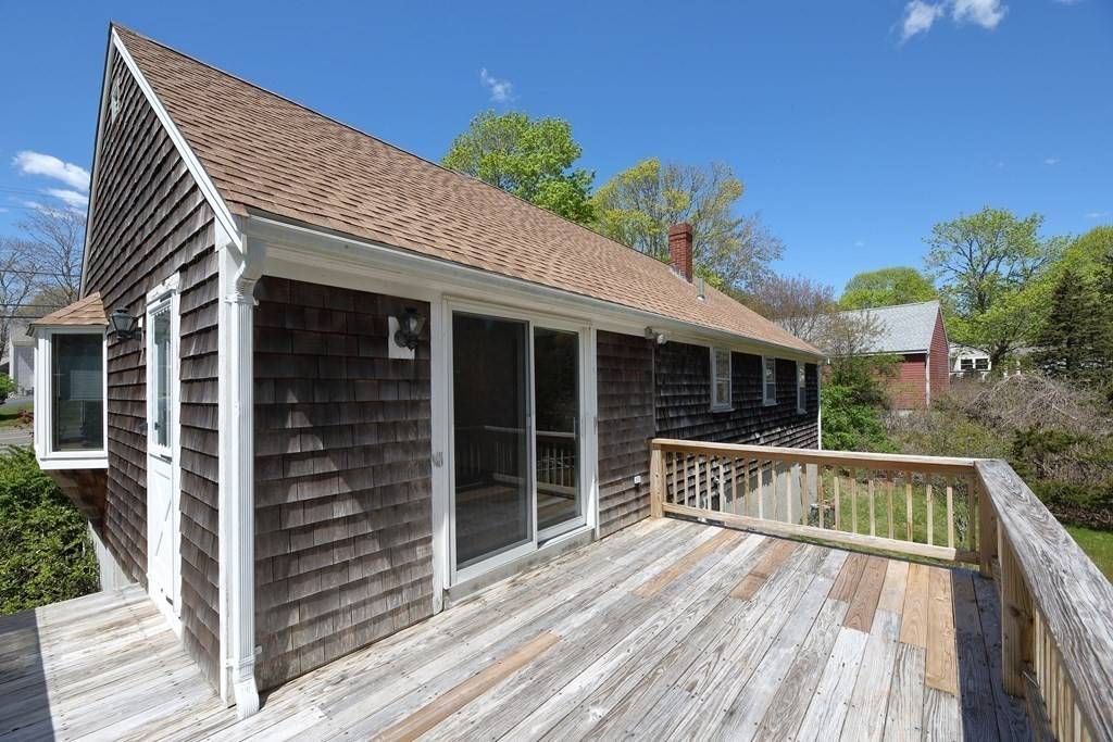 Bourne, MA 02559,1043 Shore Rd