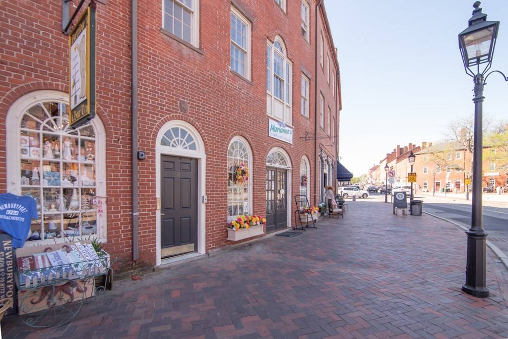 Newburyport, MA 01950,18 Market Sq #3