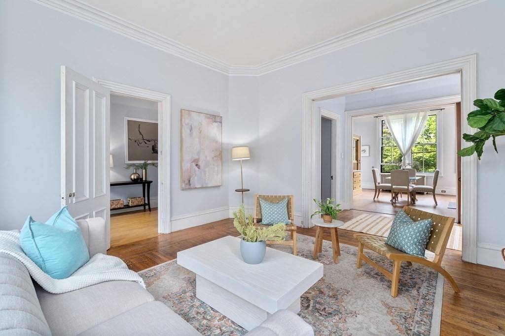 Brookline, MA 02446,18 Monmouth Ct