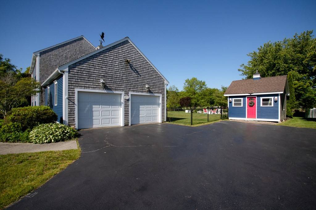 Westport, MA 02790,43 Meadowbrook Lane