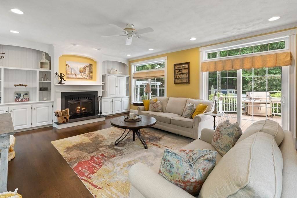 Amesbury, MA 01913,20 Tallowood Lane