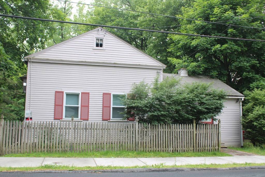 Greenfield, MA 01301,46 Colrain St