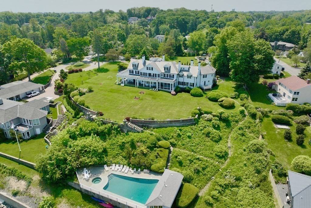 Marblehead, MA 01945,4 Broadmere Way