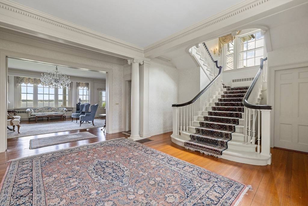 Marblehead, MA 01945,4 Broadmere Way