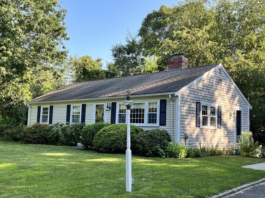 Dennis, MA 02638,27 Fieldstone Dr