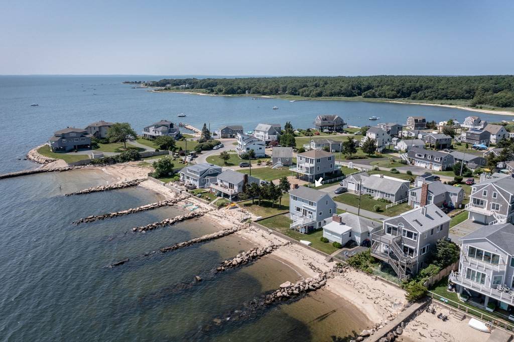 Mattapoisett, MA 02739,58 Shore Dr