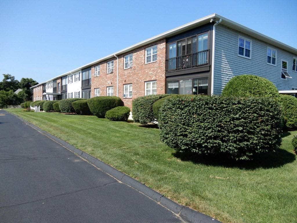 Dennis, MA 02639,10 Candlewood Lane #1-7