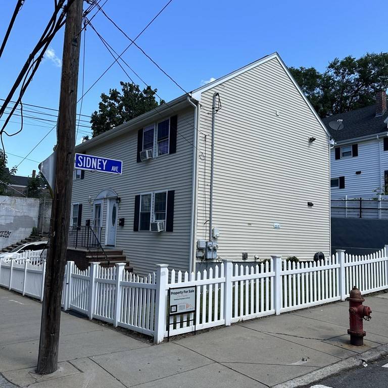 Lynn, MA 01902,83-85 Chatham St