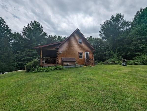 Charlton, MA 01507,30 Lincoln Point Rd #Log home