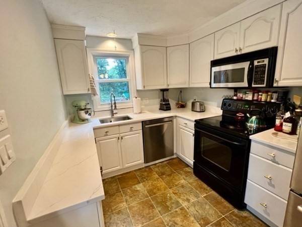 Plymouth, MA 02360,20 Evelyn Road