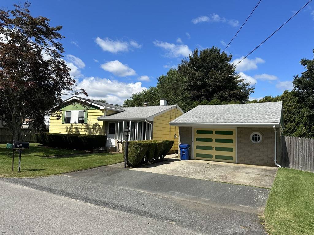 Westport, MA 02790,9 Greenwood Avenue