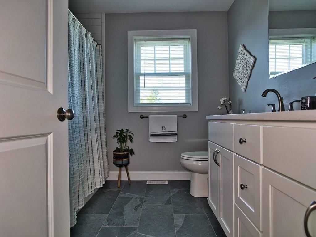 10 Westview Dr Dartmouth, MA 02747