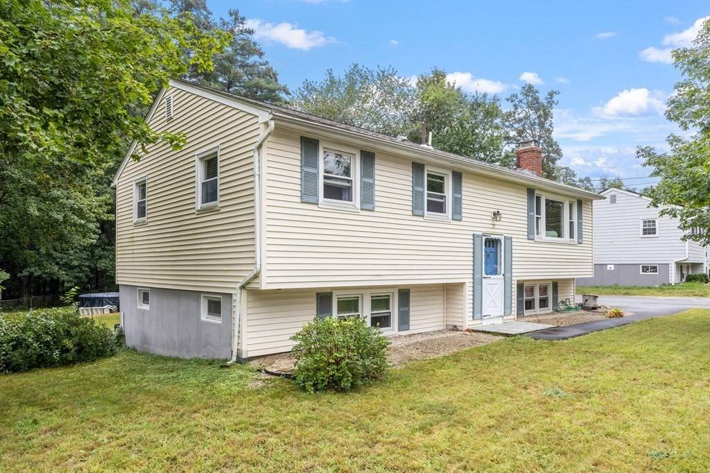 Pepperell, MA 01463,19 Pine St