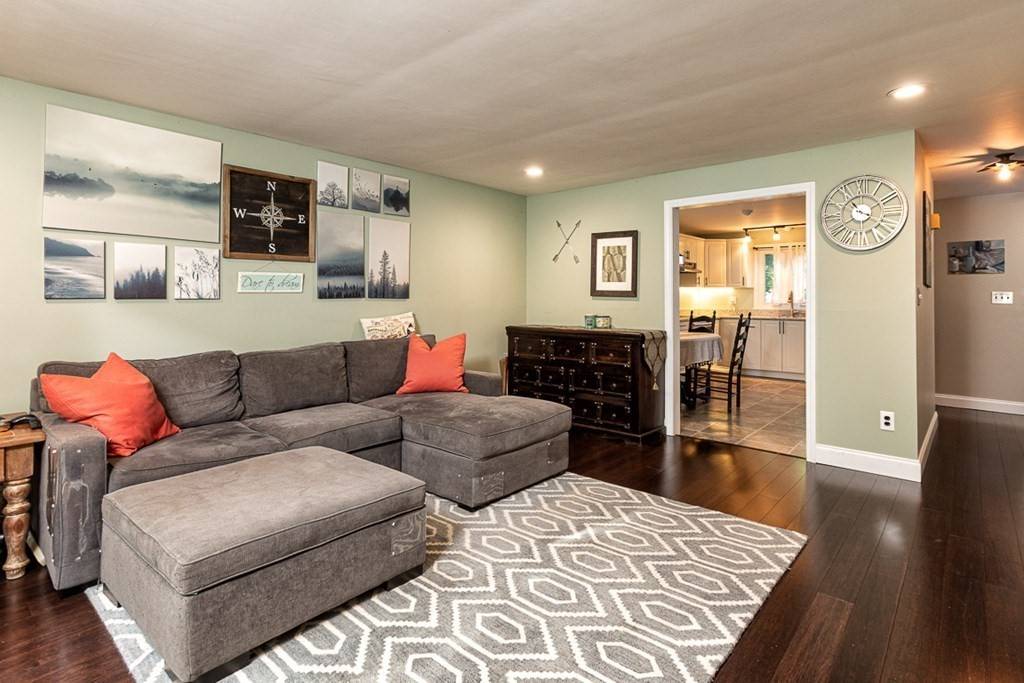 Rowley, MA 01969,20 Lawrence Rd #13