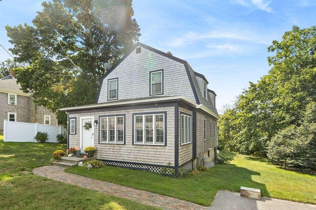 Bourne, MA 02532,10 Cotuit Rd