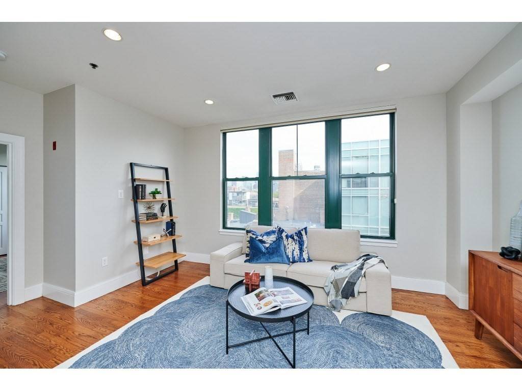 Boston, MA 02118,1387 Washington St #502