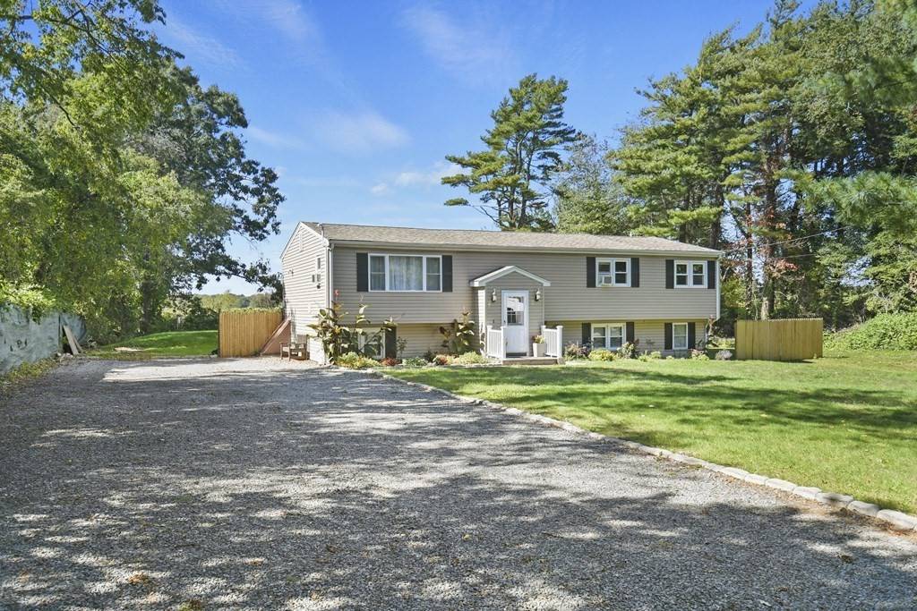 Westport, MA 02790,10 Adirondack Ln